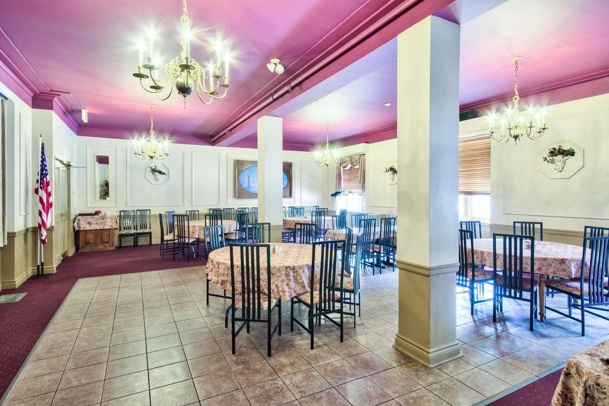 סטראטפורד Queen'S Inn מראה חיצוני תמונה